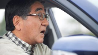 痛みが無くても人身事故として届け出るべきか？物損事故として届け出るデメリットは？